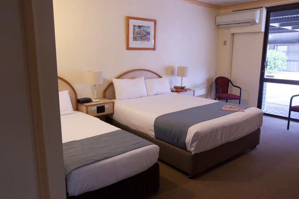 Longreach Motor Inn Exterior photo